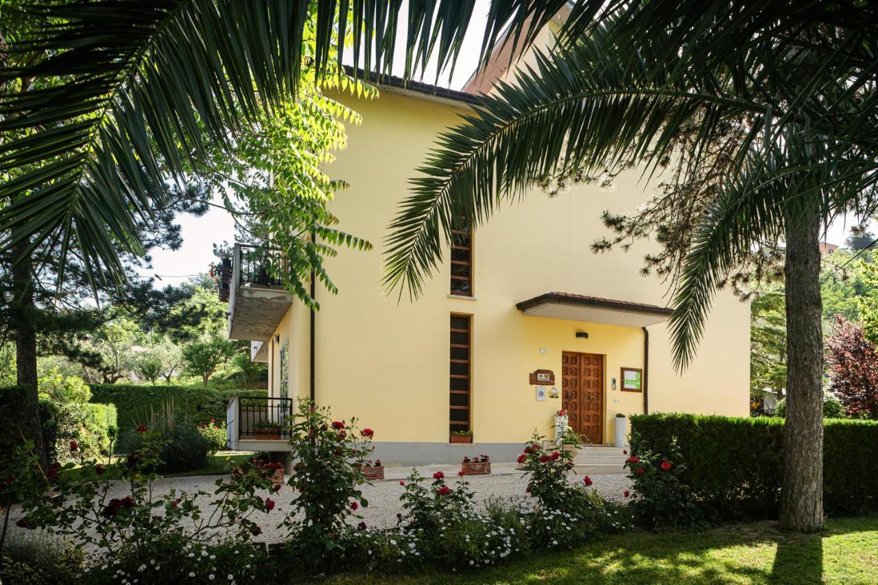 Il Girasole Acomodação com café da manhã Basciano Exterior foto